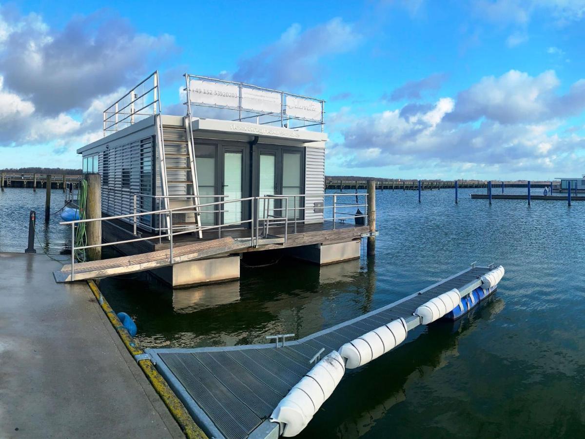 Hausboot Floating House In Ribnitz-Damgarten Hotel Exterior photo